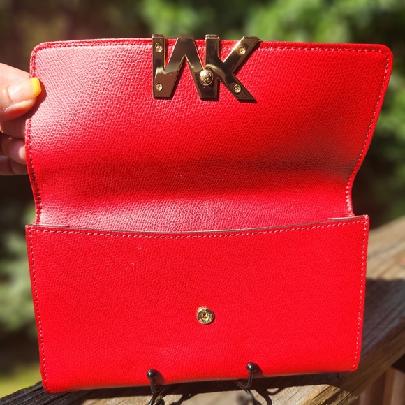 Michael Kors Florence Vibrant Red Large Billfold leather wallet NWOT - Picture 3 of 12